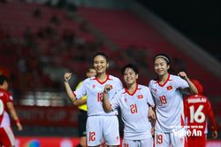Thắng đậm Indonesia, tuyển nữ Việt Nam giành vé vào bán kết AFF Cup 2025