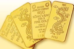 Giá vàng hôm nay 10/8: SJC tiếp tục tăng mạnh