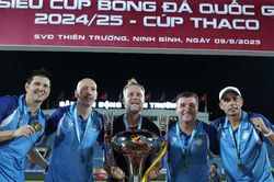 HLV Polking 'bắn' tín hiệu, sẵn sàng soán ngôi vô địch V-League của Nam Định