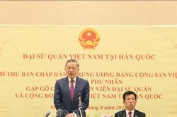 Tổng Bí thư Tô Lâm gặp gỡ cán bộ Đại sứ quán và cộng đồng người Việt Nam tại Hàn Quốc