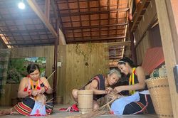 Giữ nghề truyền thống, giữ hồn văn hóa của đồng bào Ca Dong