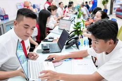 Tuyển sinh đại học năm 2025: Điểm chuẩn khó đoán