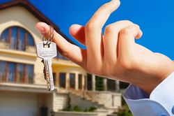 Ngân hàng nóng ruột vì bất động sản thu giữ để xử lý nợ xấu 'đắp chiếu'
