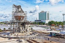 Quảng trường Phan Ngọc Hiển, công trình điểm nhấn sắp hoàn thiện
