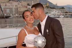 Vì sao Ronaldo chờ 7 năm để cầu hôn Georgina?