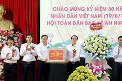 Thường trực Ban Bí thư Trần Cẩm Tú dự Ngày hội 'Toàn dân bảo vệ an ninh Tổ quốc' tại Hưng Yên