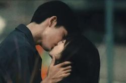'Anh đào hổ phách': Hai trong một điều bạn chắc chắn sẽ thích và không thích