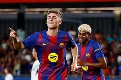 Cổ động viên Thái Lan phản ứng về chức vô địch của bóng chuyền nữ Việt Nam; Barca đổi đời nhờ tỷ phú Saudi Arabia?