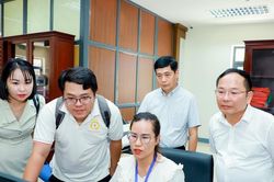 Đoàn công tác Bộ Khoa học và Công nghệ kiểm tra việc cung cấp, giải quyết thủ tục hành chính, dịch vụ công trực tuyến tại phường Thành Vinh, tỉnh Nghệ An