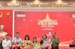Vietcombank 'Cùng Việt Nam tiến bước', lan tỏa thông điệp '1 tỷ bước xanh'
