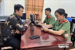 Công an xã Tương Dương xử phạt đối tượng đăng tin sai sự thật về một trưởng bản trên mạng xã hội