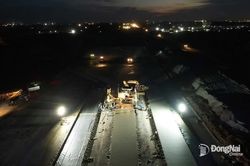 [Chùm ảnh] Đại công trường Sân bay Long Thành sáng đèn thi công xuyên đêm để kịp mốc 19-12
