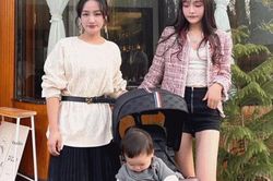 Xinh như gái 20, bà nội U50 chăm cháu thường xuyên bị nhầm là mẹ bỉm, con dâu tiết lộ điều ít người biết