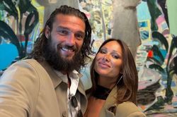 Andy Carroll và vòng xoáy 'độc hại' của một mối tình chớp nhoáng