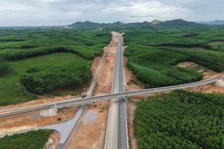 Nhiên cứu mở rộng 18 đoạn tuyến cao tốc Bắc - Nam phía Đông