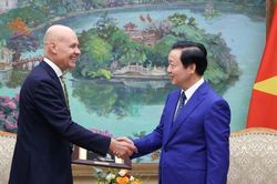 Việt Nam – Hà Lan tăng cường hợp tác ứng phó biến đổi khí hậu, chia sẻ mô hình 'Động lực cát'