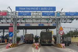 Tài khoản VETC và epass sắp 'khai tử': Hàng triệu xe đối mặt nguy cơ 'kẹt' trạm
