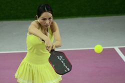 Khai mạc Giải pickleball báo Thể thao và Văn hóa 2025: Nghệ sĩ và vận động viên cùng 'cháy' trên sân