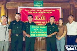 Bàn giao 'Nhà đồng đội' cho gia đình quân nhân có hoàn cảnh khó khăn