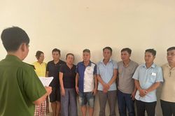 Phát hiện sới bạc 'khủng' trong vỏ bọc gara ô tô