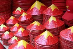Phố Hàng Mã bừng sắc đỏ chào đón đại lễ 80 năm Quốc khánh 2/9