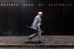 Lãi suất thấp thúc đẩy lợi nhuận ngành ngân hàng Australia