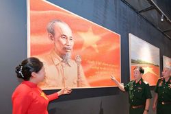 Tái hiện chặng đường lịch sử Việt Nam qua triển lãm mỹ thuật 'Những ngày tháng lịch sử'