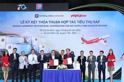 Petrolimex ra mắt Nhiên liệu hàng không bền vững (SAF) chào mừng 70 năm thành lập Tập đoàn