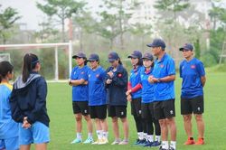 Đội tuyển nữ Việt Nam quyết thắng Thái Lan; 'Messi' Nhật Bản được hét giá không tưởng
