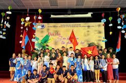 Cô giáo Thu Hường thắp lửa văn chương qua từng vai diễn