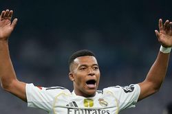 Mbappe ghi bàn trên chấm 11m, Real Madrid thắng trận ra quân ở La Liga