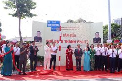 Hà Nội gắn biển tên phố Lê Giản và phố Bạch Thành Phong