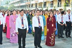 Đảng bộ các cơ quan Đảng TPHCM báo công lên Bác