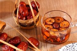 Mẹo đi chợ: 5 bí quyết chọn táo đỏ ngọt lịm, dày thịt, không lo mua nhầm