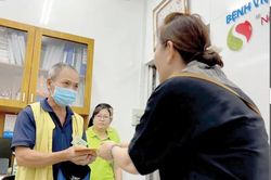 Đóng viện phí cho người lạ: Chia gánh nặng, nhân lòng tin