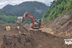 Dốc toàn lực khắc phục sạt lở trên Quốc lộ 16
