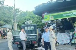 Ra quân lập lại trật tự, văn hóa, văn minh đô thị tại các chợ ở Cẩm Lệ