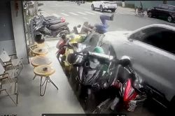 Tai nạn giao thông mới nhất 24/8/2025: Ô tô lao lên vỉa hè, tông hàng loạt xe máy