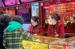 Giá vàng hôm nay 24/8: Giá vàng tăng kỷ lục, vàng trong nước và thế giới đều có đỉnh cao mới