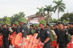 Công an Nghệ An xuất quân hỗ trợ các địa phương ven biển phòng, chống bão số 5