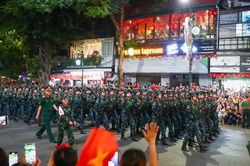 Hào khí dân tộc lan tỏa khi đoàn diễu binh, diễu hành đi giữa lòng nhân dân