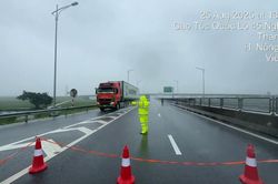 Tạm dừng toàn bộ xe trên cao tốc Bắc - Nam qua Nghệ An do bão số 5
