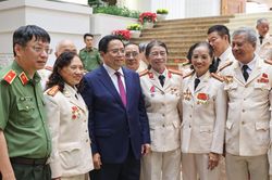 Thủ tướng Phạm Minh Chính gặp mặt, tri ân Ban Liên lạc Công an chi viện chiến trường miền Nam