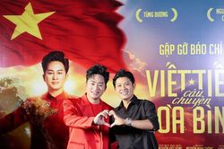 Nguyễn Văn Chung rơi nước mắt khi xem MV 'Viết tiếp câu chuyện hòa bình' của Tùng Dương