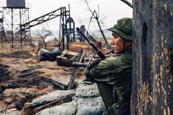 Đạo diễn Đặng Thái Huyền: 'Mưa đỏ' chỉ là một lát cắt, không thể truyền tải hết sự khốc liệt của chiến tranh