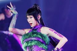 Ban tổ chức Em xinh say hi xin lỗi, khán giả vẫn không ngừng chỉ trích