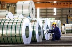 Ngành thép bước vào chu kỳ phục hồi, doanh nghiệp Việt mở rộng biên lợi nhuận