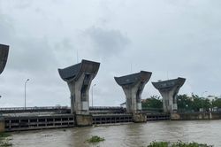 Mất điện sau bão số 5, Nghệ An phải chạy máy nổ để tiêu úng