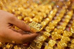 Giá vàng hôm nay 27/8: Giá vàng lên mốc 128 triệu đồng