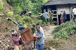Nỗi lo trượt sạt ở Tân Mai